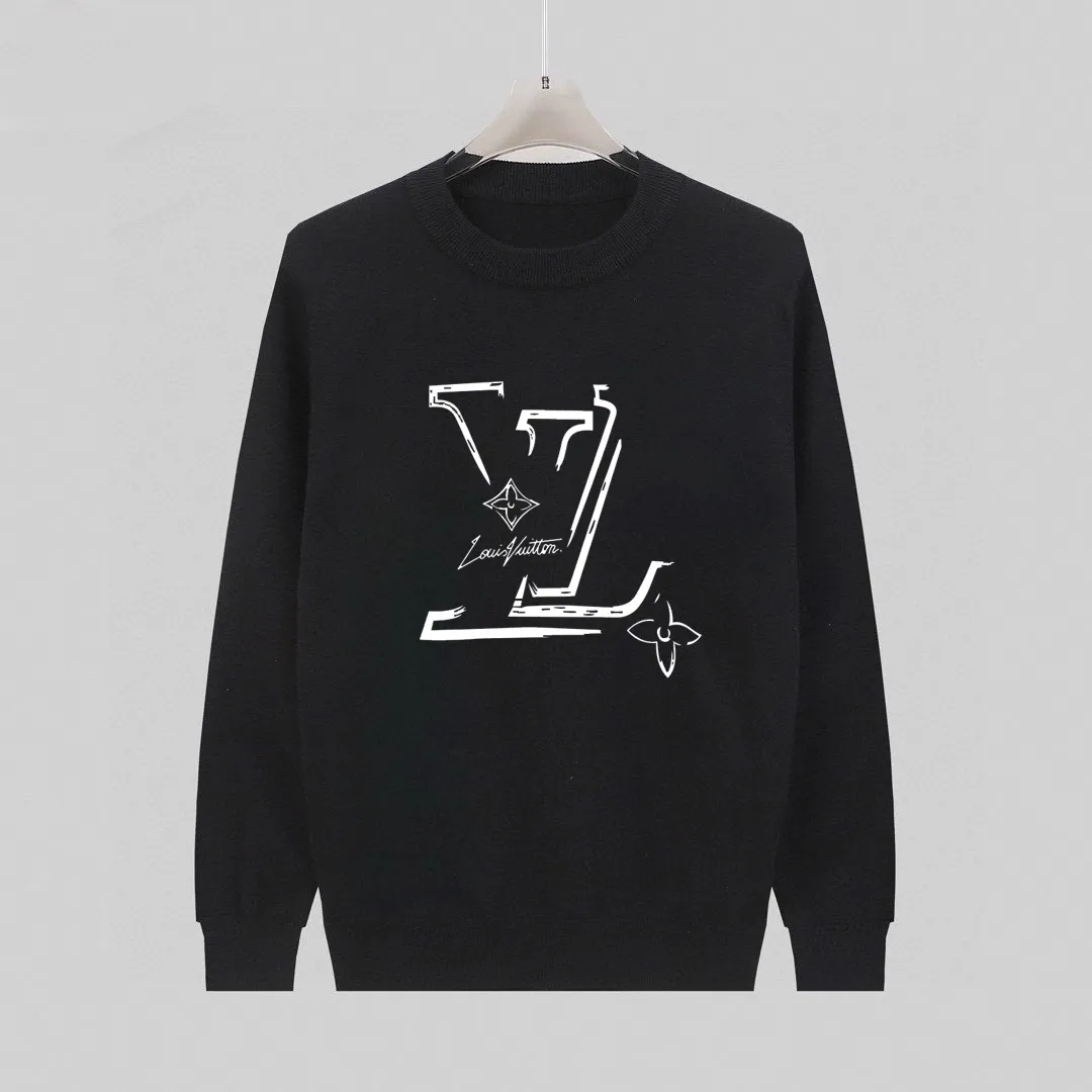 🅿️240 【LV Louis Vuitton】Autumn and winter classic round neck pullover sweater, in full condition! ! ! Wool blended fabric, the latest model in 2025, golden ratio! ! Slim-fitting soft gold, versatile and practical item, the combination and practicality are extremely powerful, simple and elegant, and classy! To create your own style, it is highly recommended to buy it in two colors. The standard slim fit tailoring process is suitable for both young and old men. It is knitted from wool and will not cause any discomfort! While keeping warm, it is stylish, textured and wearable, and the classic logo with contrasting colors on the chest feels in place! ! Recommended for regular customers! ! Size M-3XL (maximum wear: 190 pounds)